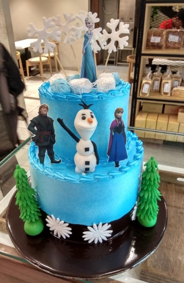FROZEN BARBIE THEME CAKE