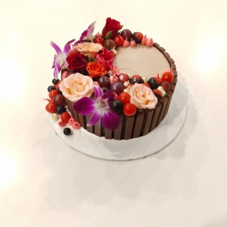 DESIGNER CAKES